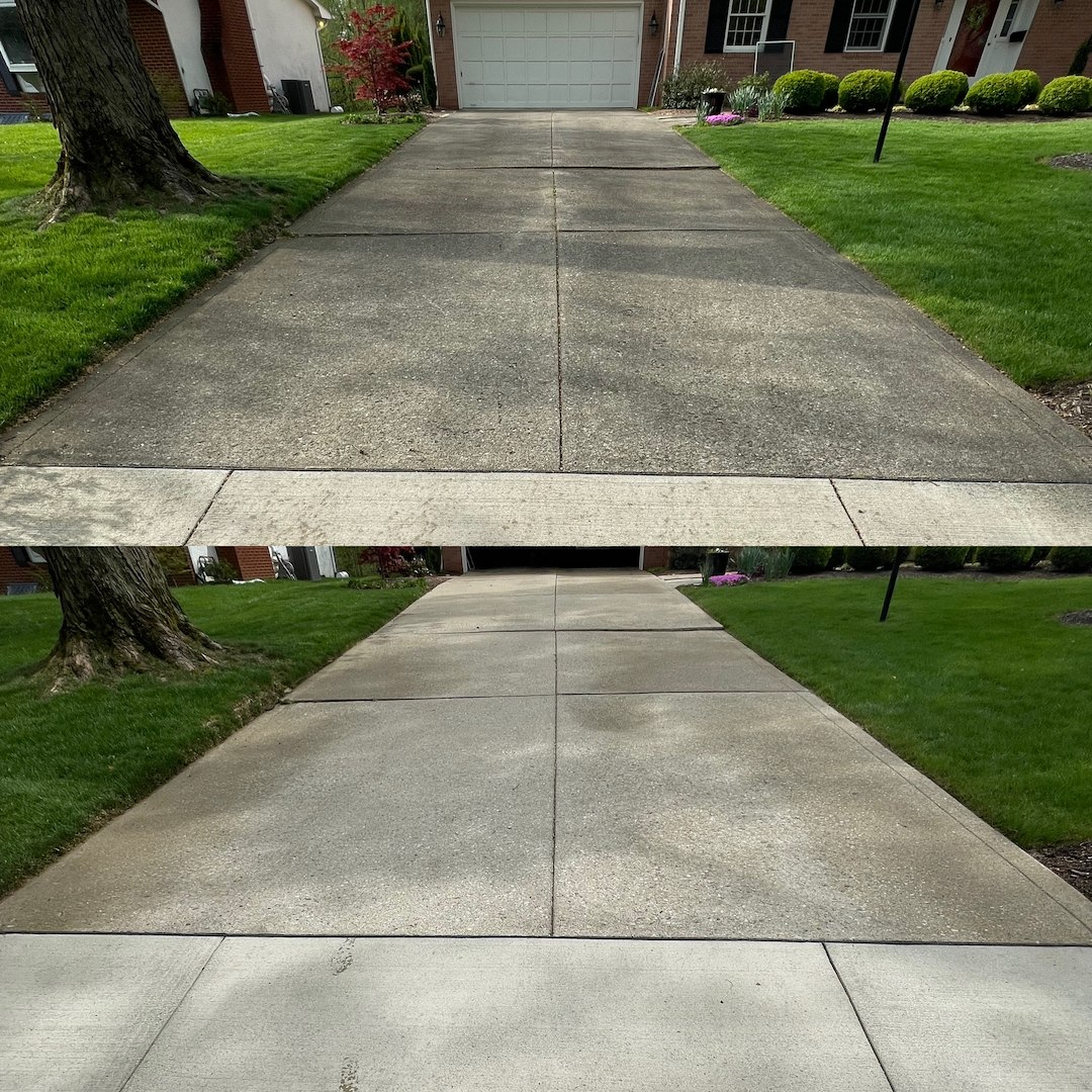 Driveway and Garage Pressure Washing in Worthington, Ohio